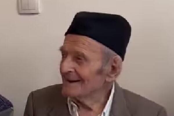 Deka Milovan uz pesmu i rakiju proslavio 104. rođendan! Pitali ga kako da dožive te godine, a on... (VIDEO)