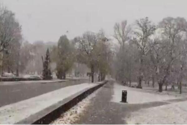 Zabeleo se region! Sneg veje bez prestanka, izdato hitno upozorenje (FOTO/VIDEO)