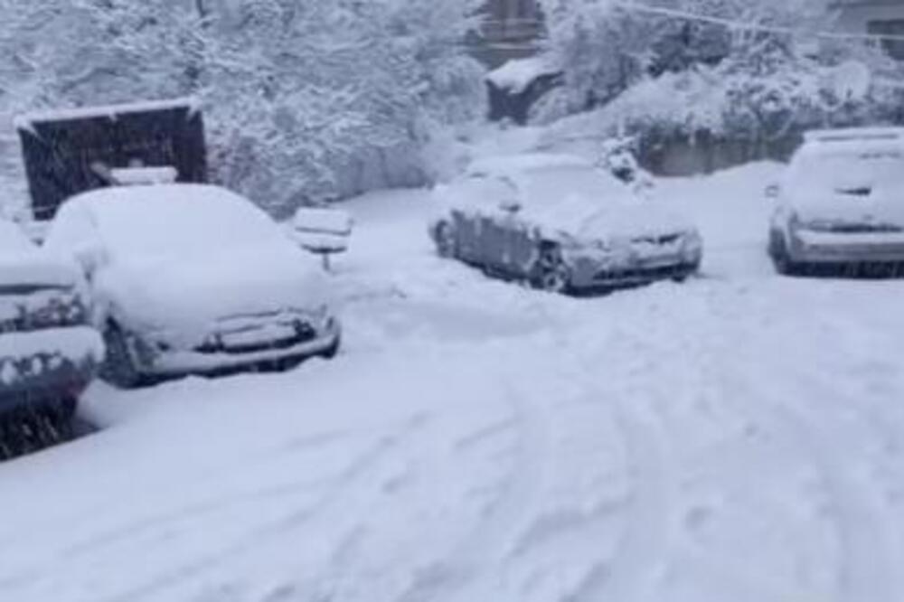 Snežne padavine okovale i ovaj deo Srbije: Tokom noći palo čak 10 cm snega, prizor je kao iz bajke (VIDEO)