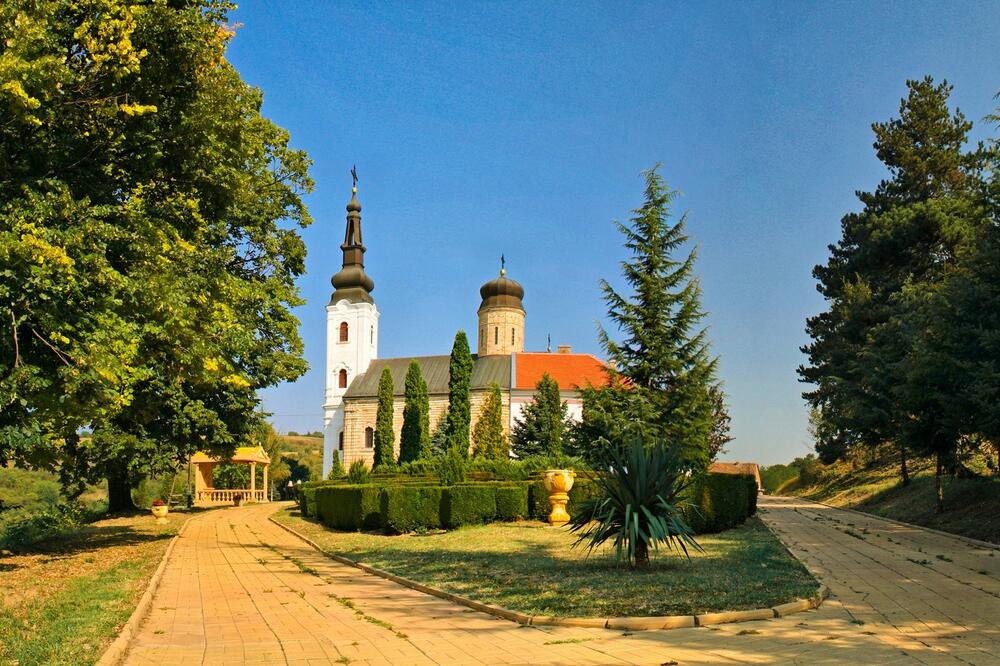 Manastir blizu Beograda neobičnog imena za koji malo ko zna: Podignut kod izvora vode za koji se veruje da je...