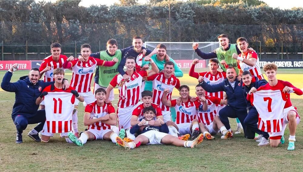 Omladinci Crvene zvezde posle pobede nad vršnjacima iz Milana