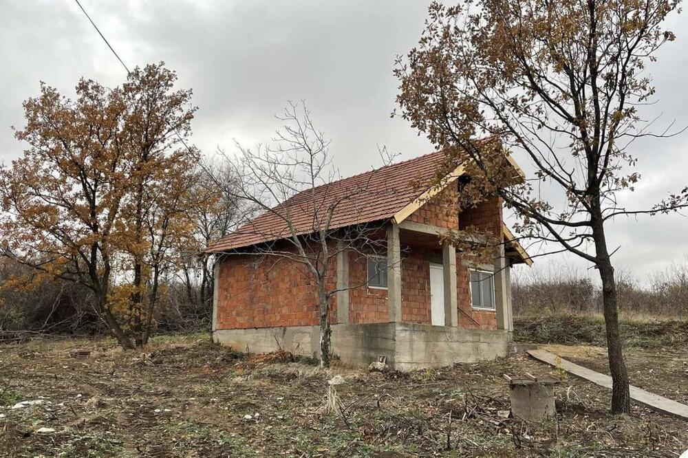 Veljko prodaje vikendicu u Grockoj! Gleda na Dunav i pravi je raj na zemlji, a cena je smešna