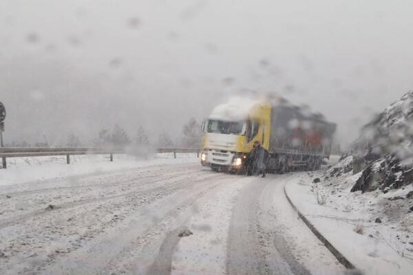 Veliko nevreme preti Hrvatskoj: Gusti sneg širom kopna, sledi obrt, biće čak 20 stepeni razlike!