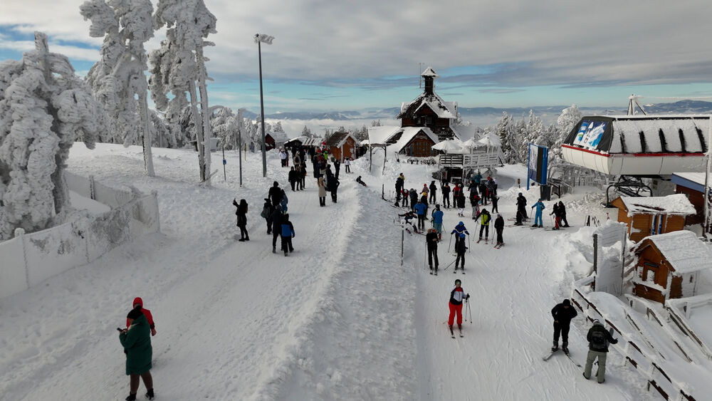 Zlatibor pun ljudi za praznike