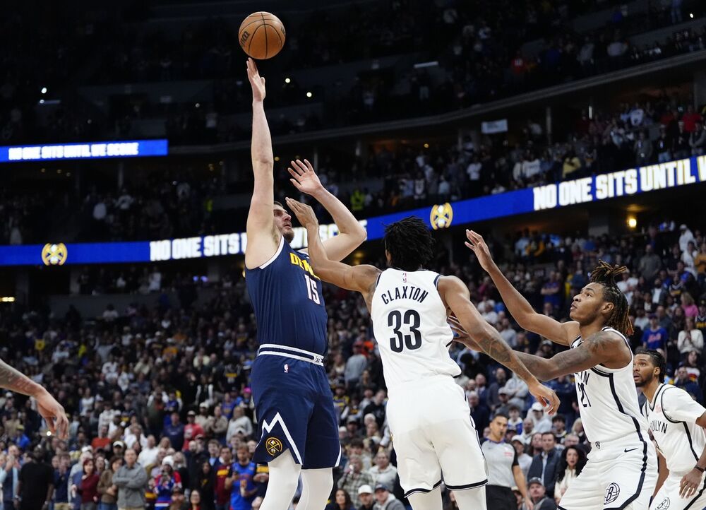 Nikola Jokić na utakmici Denver Nagetsa i Bruklin Netsa