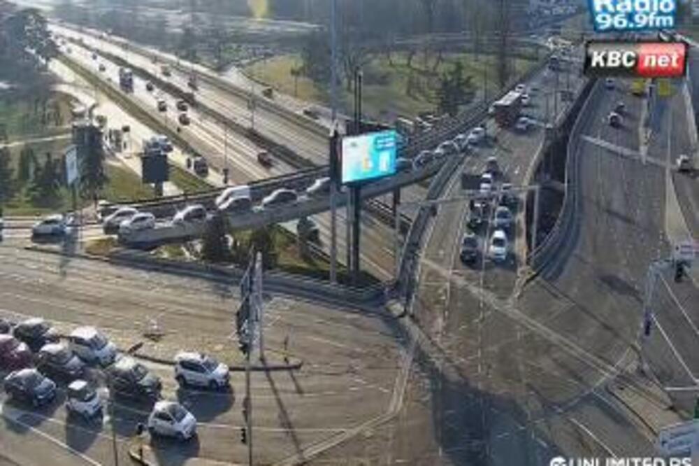 Beograd prazan kao da praznici tek počinju: Ovakva slika se ne pamti, da li iko u ovom gradu radi? (FOTO)