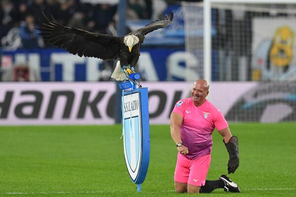 Lacio otpustio ikonu kluba koja se hvalila fotografijama posle operacije penisa!