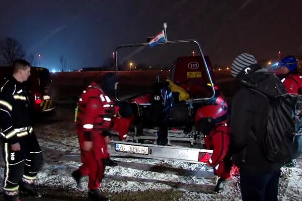 Ovako izgleda potraga za devojčicom (3) u ledenoj Savi: Čamci pretražuju reku, brojne službe na licu mesta (FOTO)