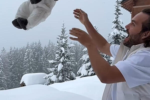 Sergej je bacio dvomesečnu bebu u sneg i gorko zažalio: U sekundi mu je sve preselo, sada mu preti hapšenje! (FOTO)