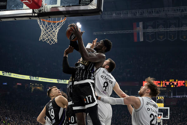 Partizan prvi put u Evroligi stigao do jedne važne stavke pred večiti derbi! (Foto)