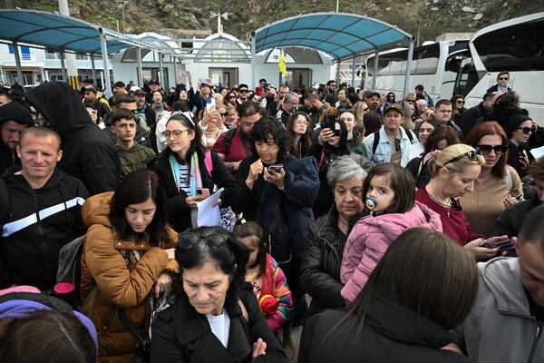 Santorini strahuje od totalnog razaranja! Vlasti evakuišu ostrvo, ljudi u panici beže, katastrofa tek sledi (FOTO)