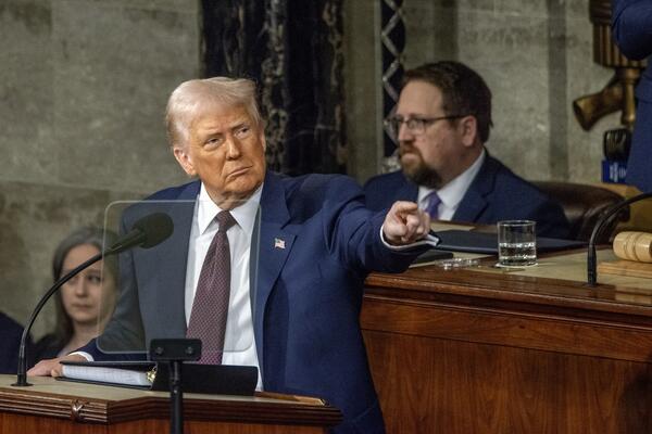 Nema više igranja! Tramp uzvraća udarac, pazite samo šta je sada uradio! Amerikanac se nameračio, i to opasno!